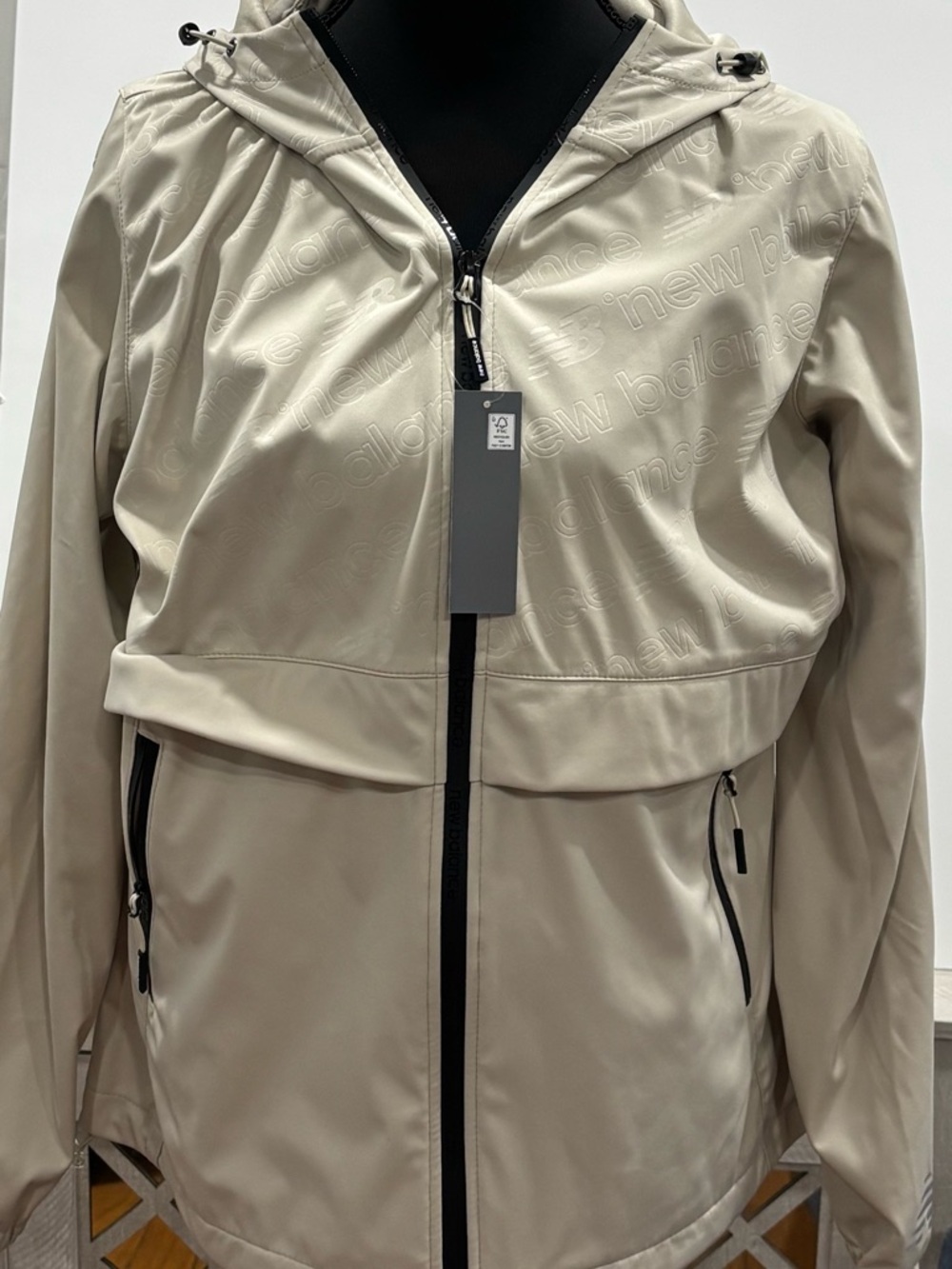 New Balance Khaki Beige Windbreaker Jacket Embossed Hooded Women’s M NWT
